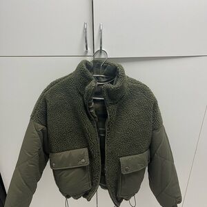 Reversible puffer jacket